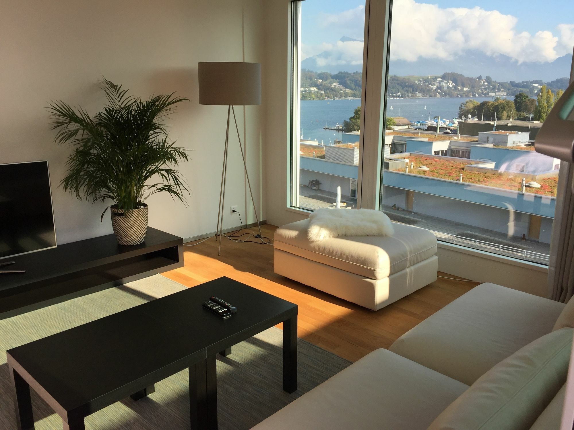 Apartment Penthouse Lakeside